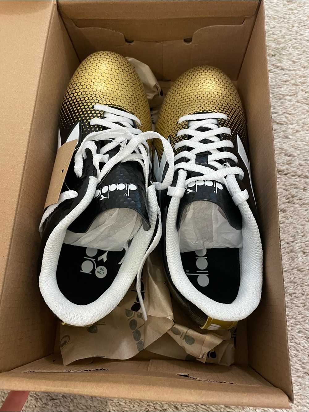 Diadora Kids' Gold & Black Soccer Cleats
